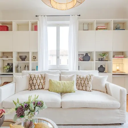 Buccellato: A Fresh Lavish Penthouse Inside The Wa * Lucca